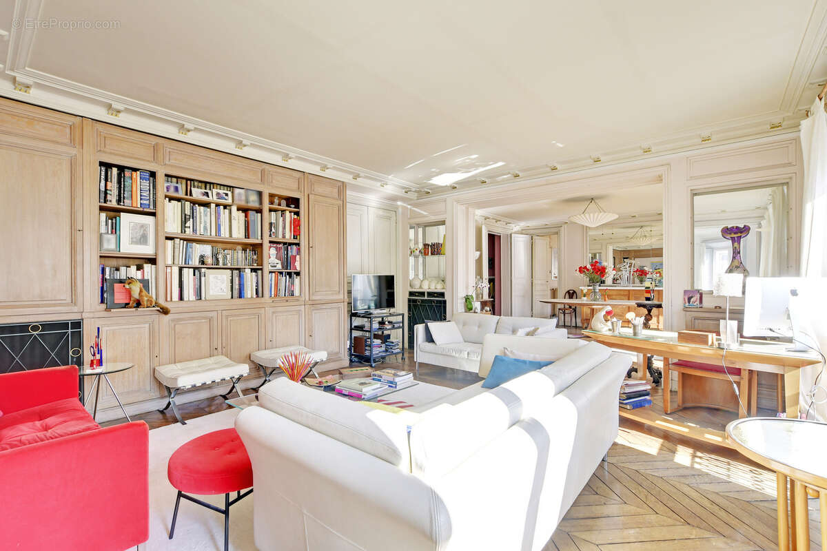 Appartement à PARIS-1E