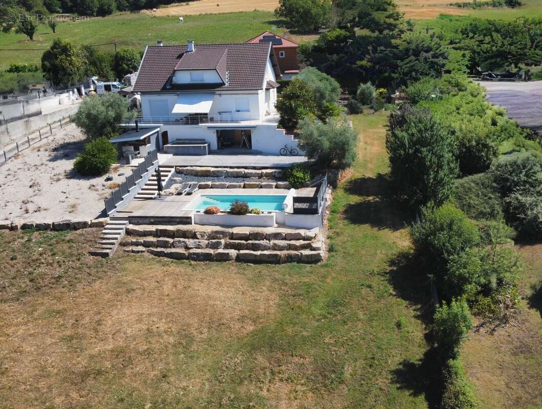 n°4 - Maison à SAINT-CHEF