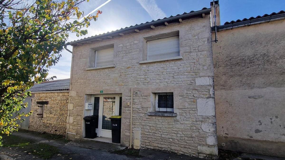 Photo 1 - Maison à VERINES