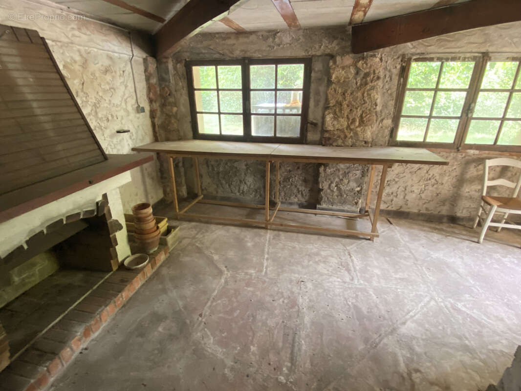 Maison à SAINT-YZAN-DE-SOUDIAC