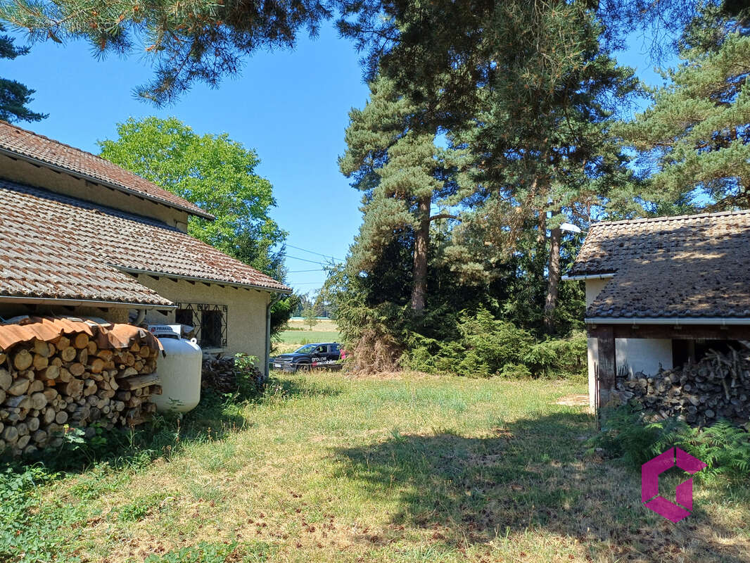 Maison d'environ 170m2 habitables, garage, dépendances sur environ 1 ha de terrain - photo 3