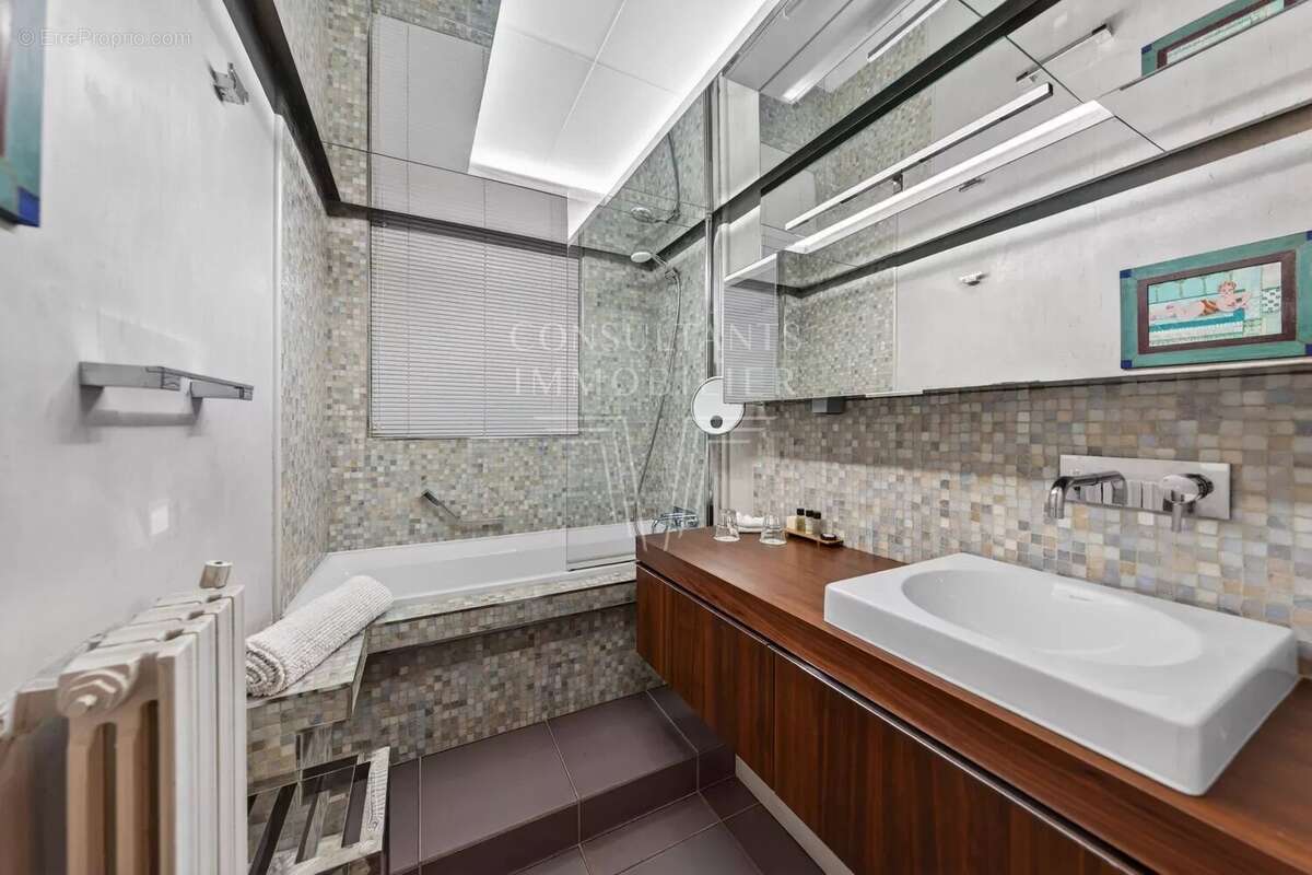 Appartement à PARIS-3E