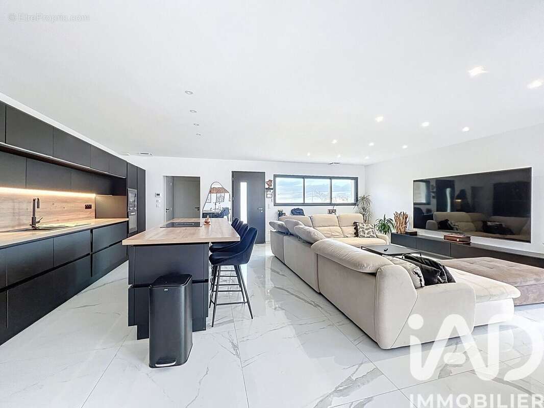 Photo 4 - Maison à CHARRON