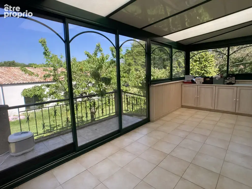 Maison spacieuse implantée sur une belle parcelle de 3000m2 - photo 10