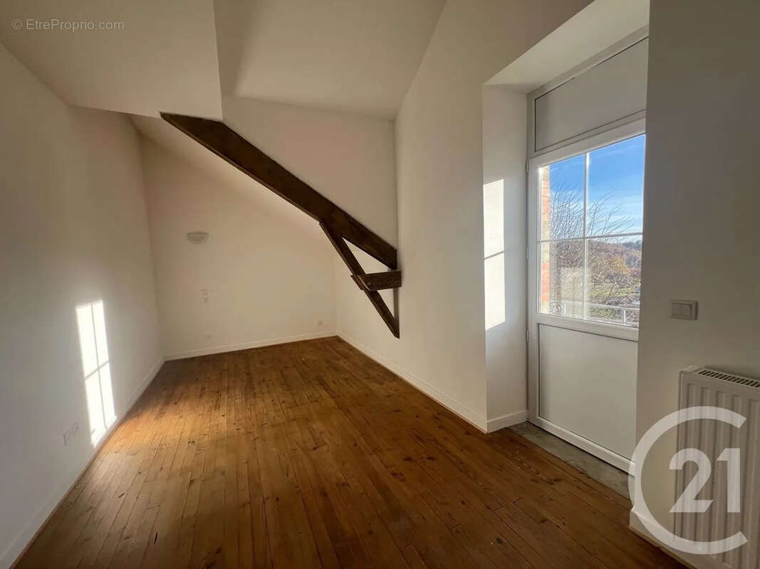 Maison à LACAPELLE-VIESCAMP