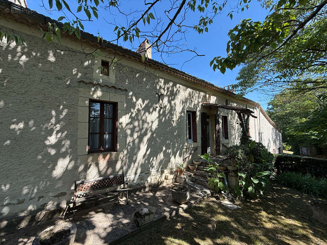 Maison en pierre avec dépendance attenante - photo 4