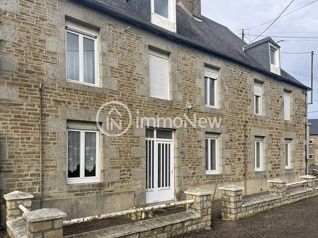 Maison à PONTAUBAULT