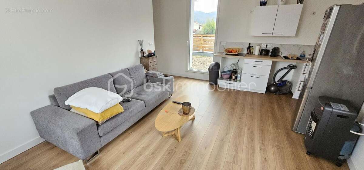 Appartement à SAIL-SOUS-COUZAN