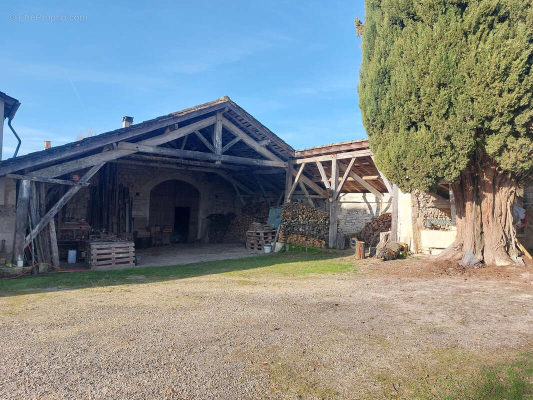 Maison à MONTCUQ