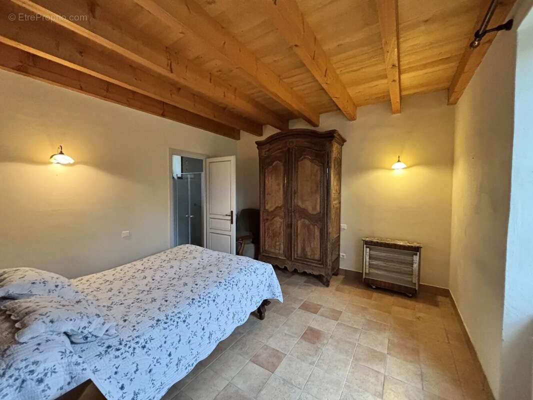 Maison à MONTAIGU-DE-QUERCY