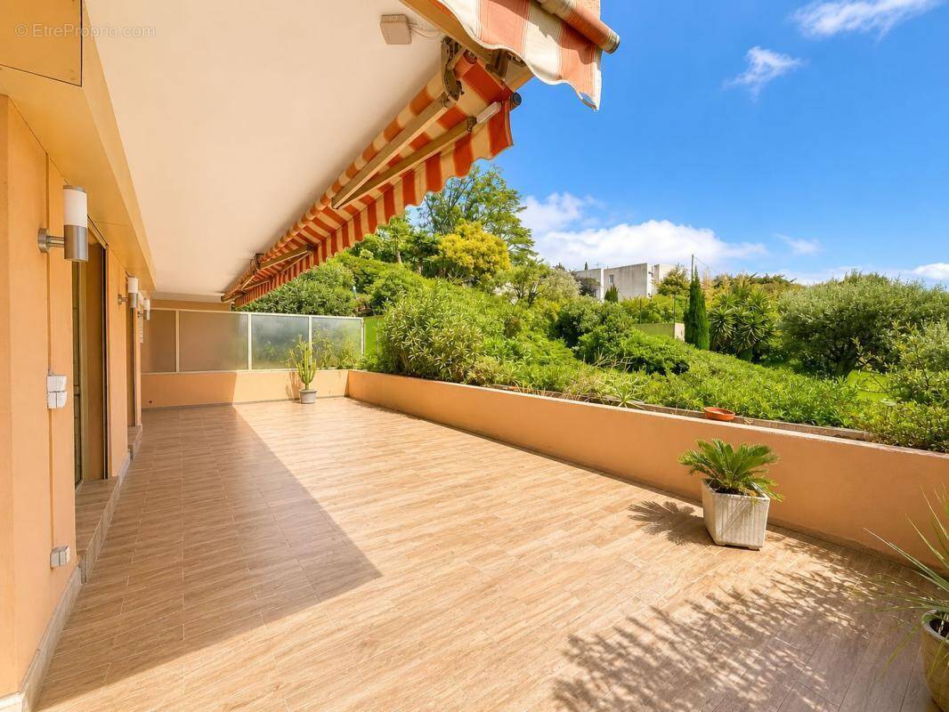 Appartement à LE CANNET