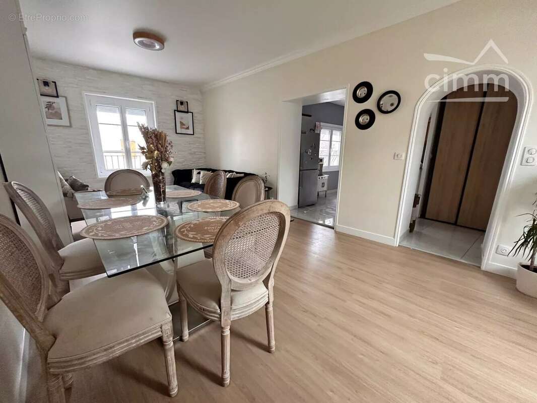 Maison à CONGIS-SUR-THEROUANNE