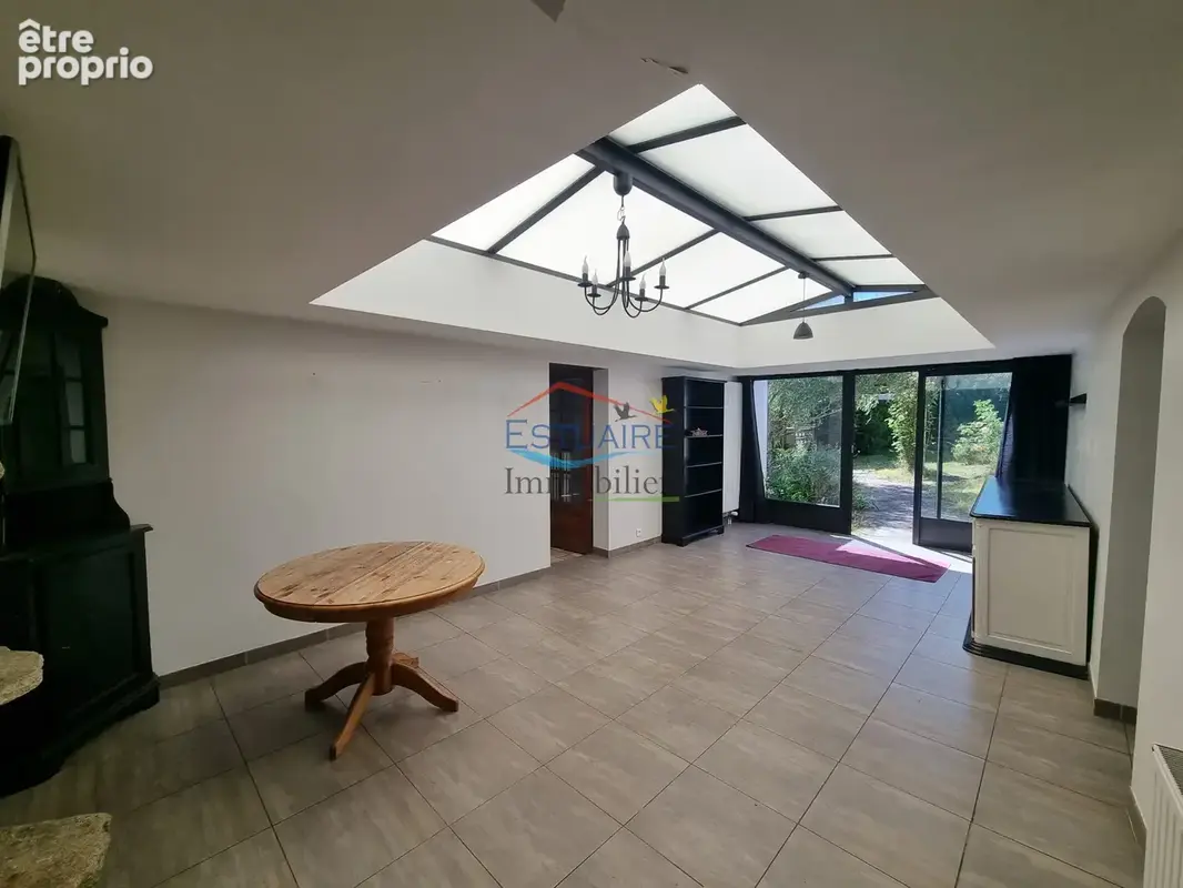 Maison 144 m² à Saint-Etienne-De-Montluc  - photo 2
