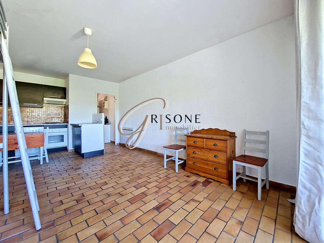 Le Brusc - Studio avec terrasse à Six-Fours les Plages - photo 9