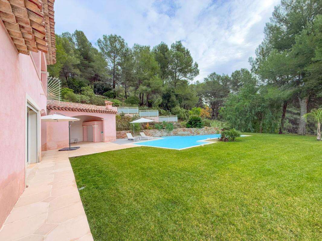 Maison à SAINT-MARTIN-DU-VAR