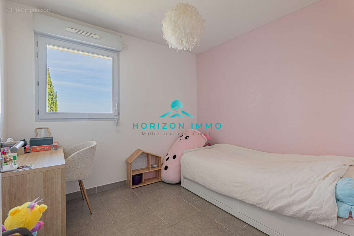 Appartement à SAINT-LAURENT-DU-VAR