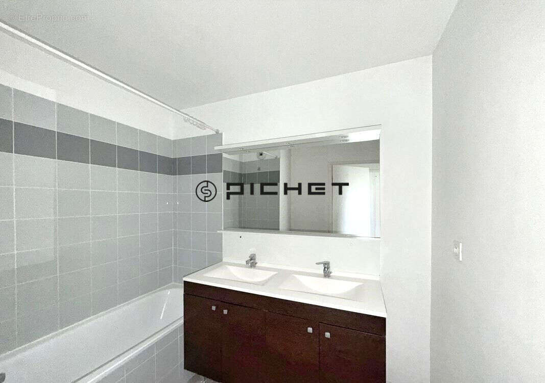 Appartement à SAINT-GENIS-POUILLY