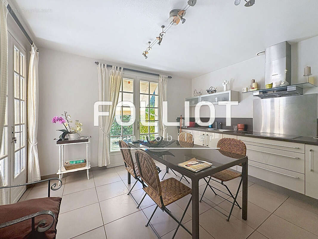 Maison 7 pièces à vendre à Saint Planchers - photo 9