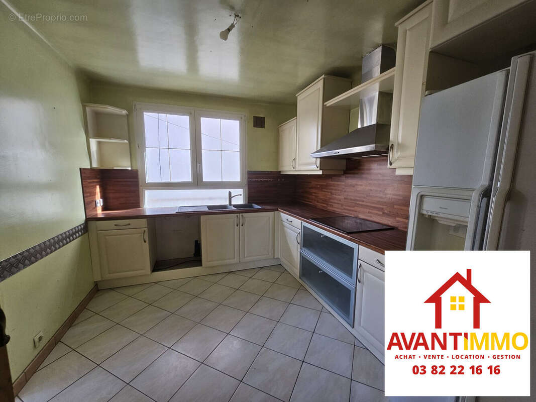 APPARTEMENT GAUCHE CUISINE