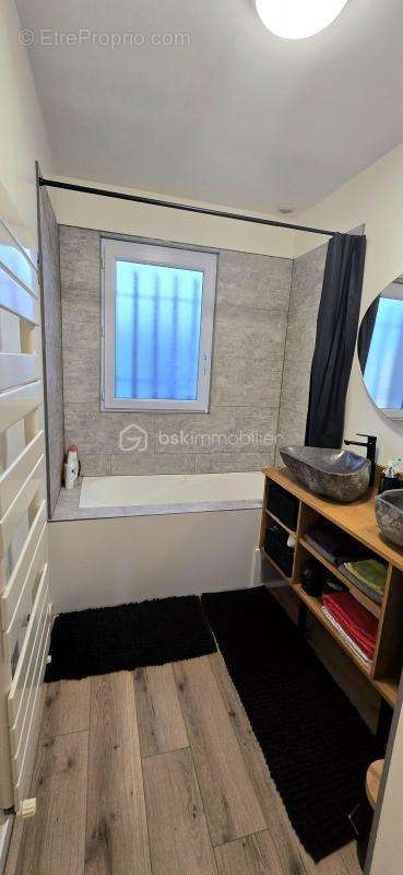 Maison à POEY-DE-LESCAR