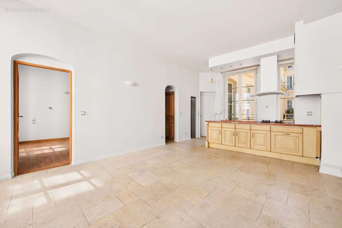 Appartement à PARIS-3E