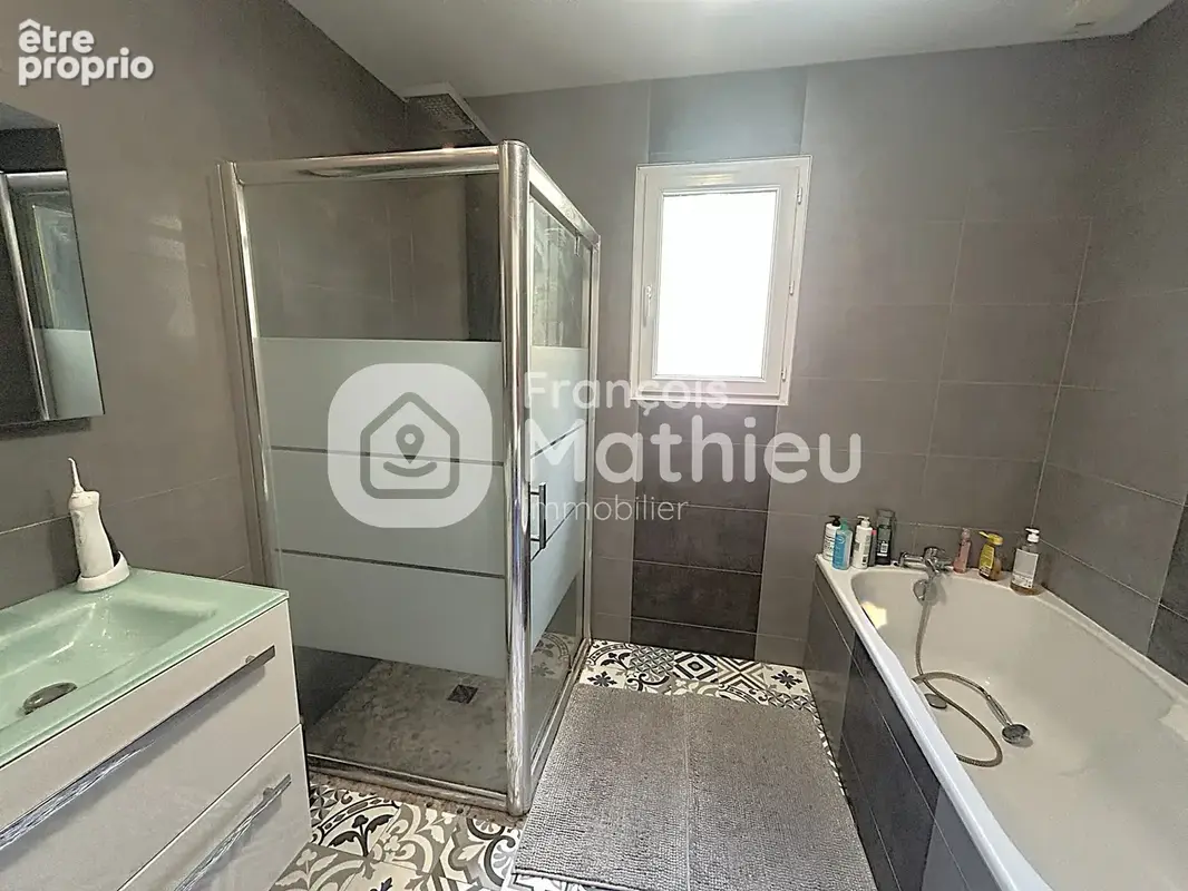 Relevant - Maison T5 avec piscine, garage, dépendance et terrain d'environ 1031m2. - photo 17
