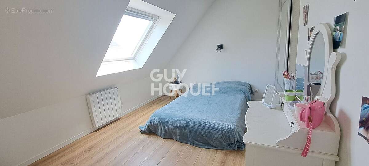 Maison à MEZIERES-SUR-SEINE