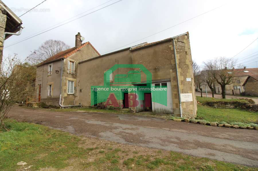 Maison à BRINON-SUR-BEUVRON