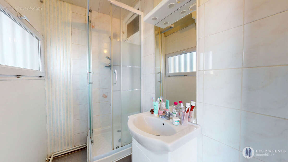 Appartement à SAINT-MARTIN-D'HERES