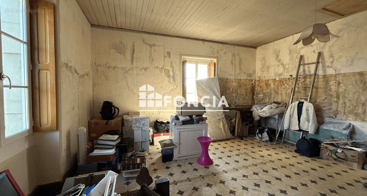 Maison à VENDEUVRE-DU-POITOU