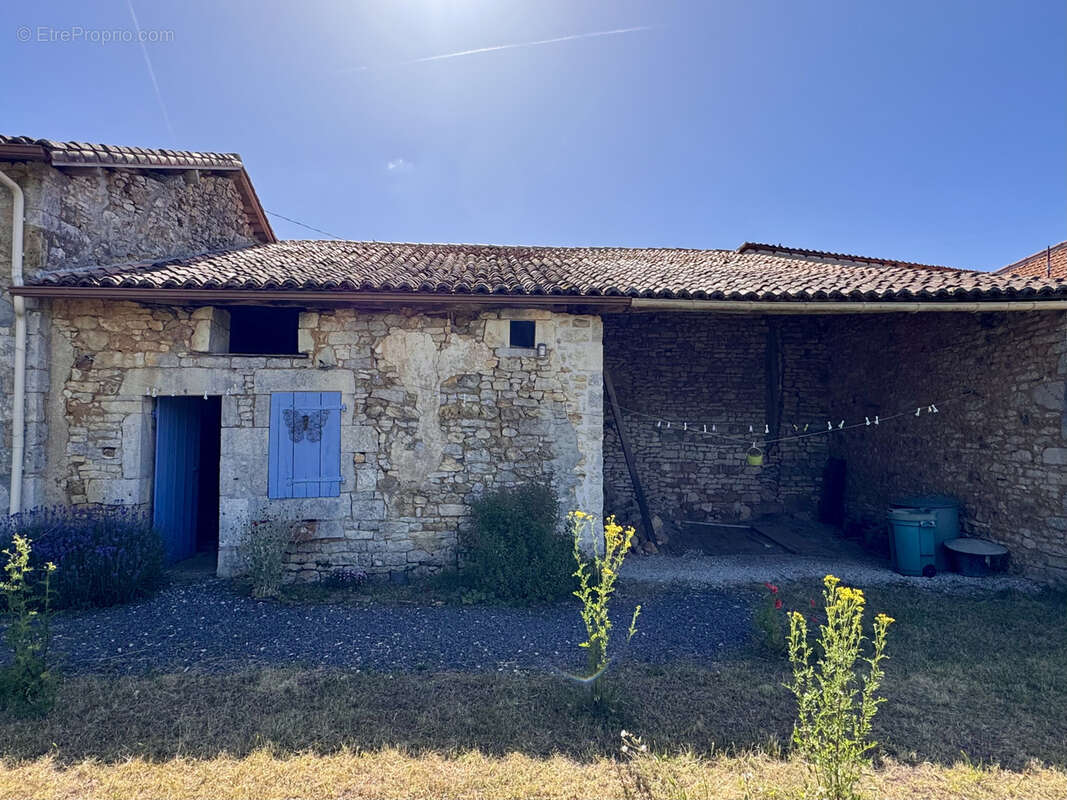 Maison à CELLEFROUIN