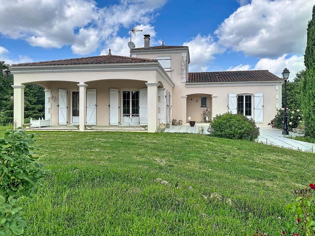 Photo 1 - Maison à CHIRAC
