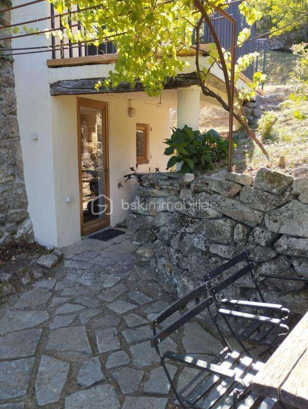 Maison de caractère avec vue exeptionnelle - Saint-Pierre-de-Colombier (Ardèche) - photo 2