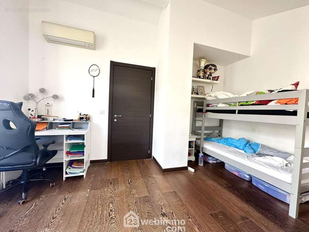 1ére chambre de l'étage - Appartement à SAN-MARTINO-DI-LOTA