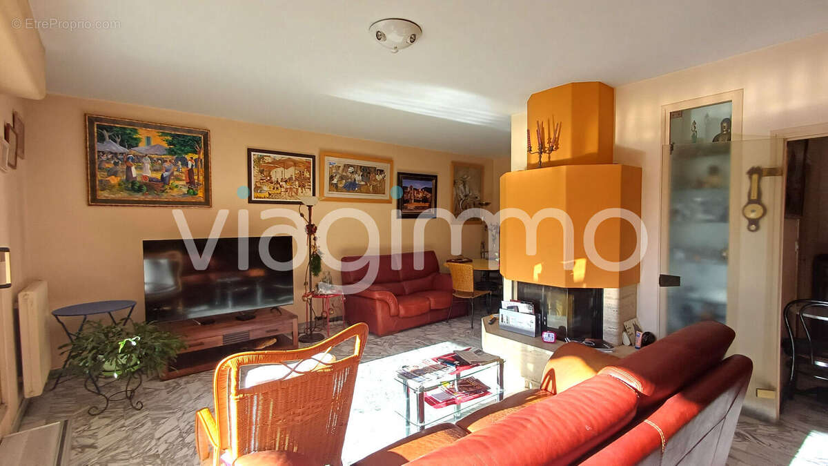 Appartement à MEYLAN