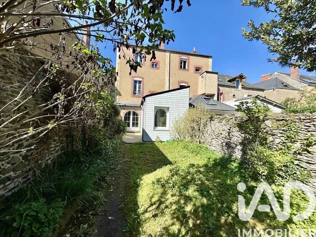 Photo 1 - Maison à LAVAL