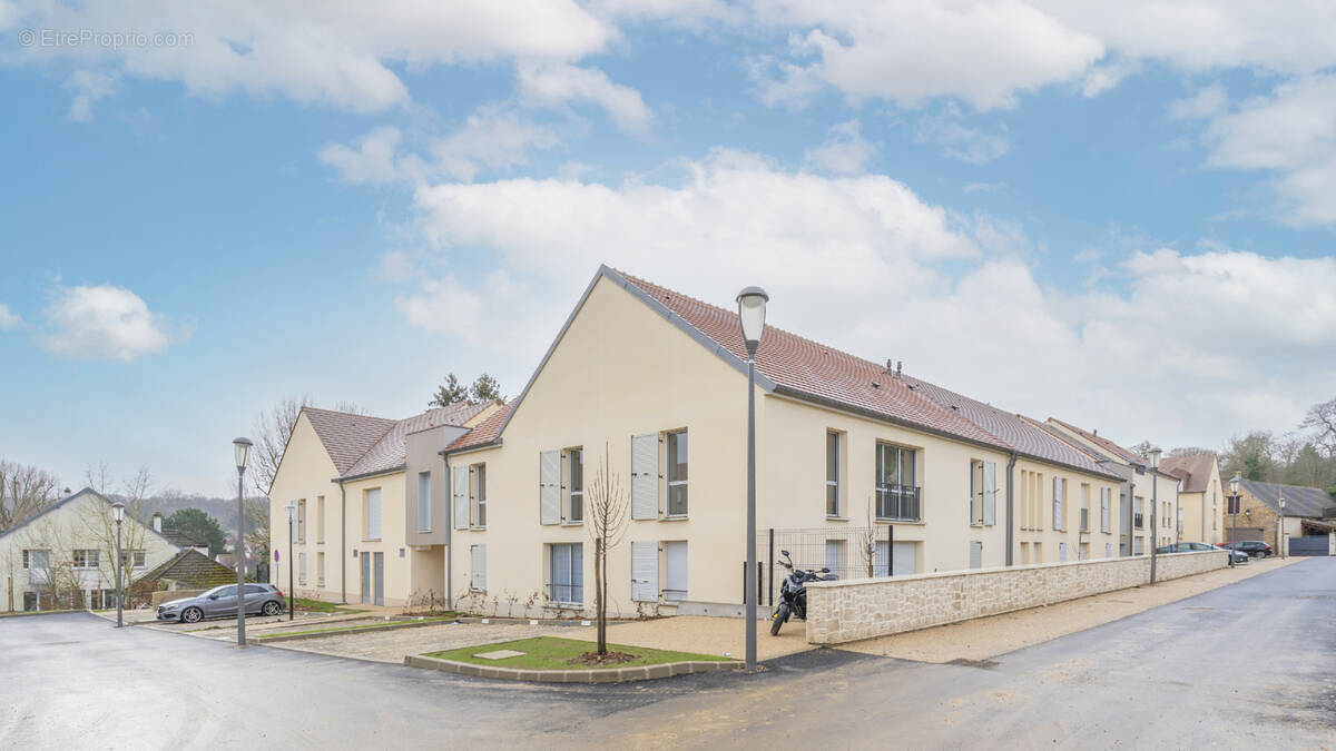 Appartement à MORAINVILLIERS