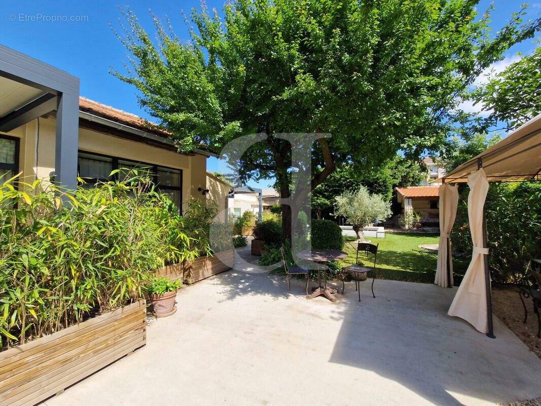 Maison à VAISON-LA-ROMAINE