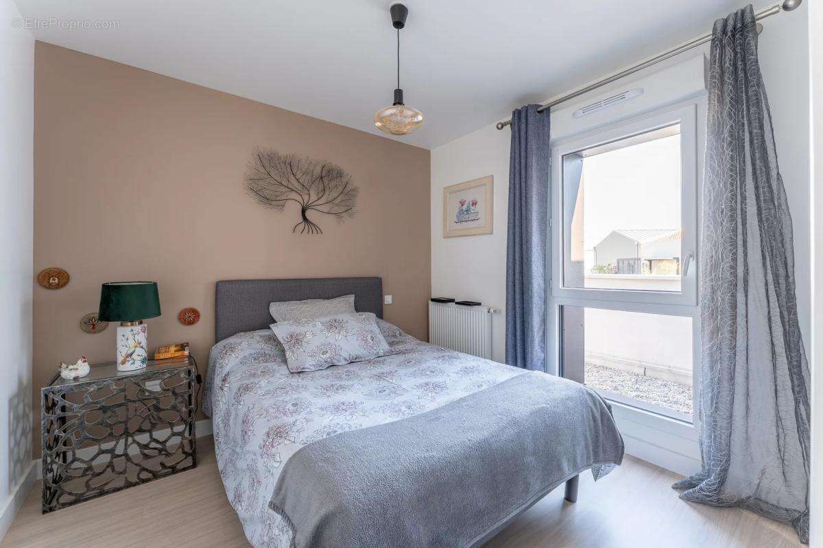 Appartement à PAREMPUYRE