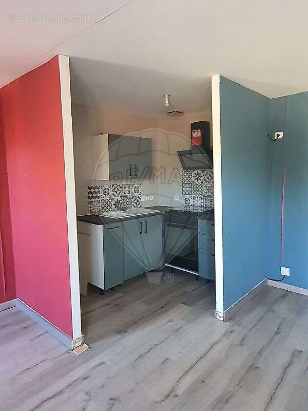 Commerce à SAINT-POURCAIN-SUR-SIOULE