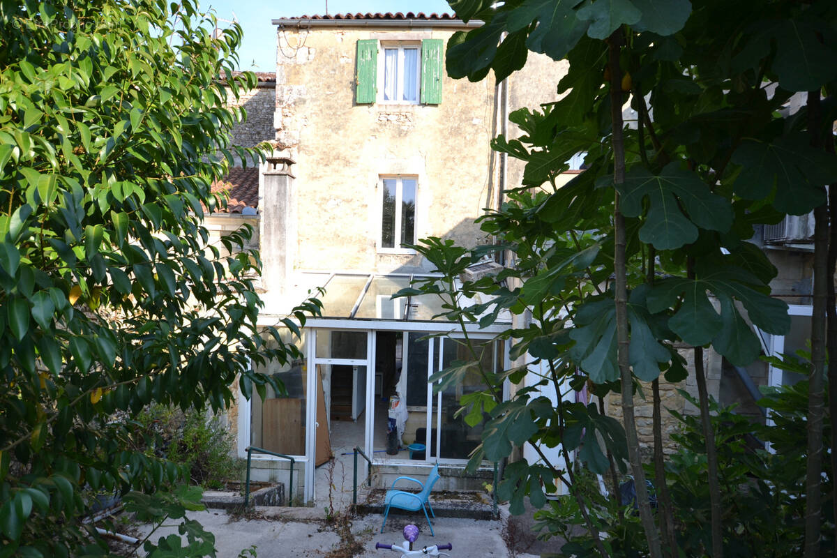 Maison à BURIE