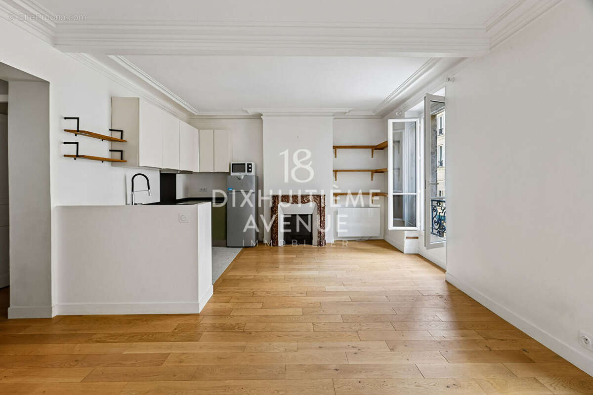 Rue de Clignancourt, 2ème étage, 3 pièces 59m² - photo 2
