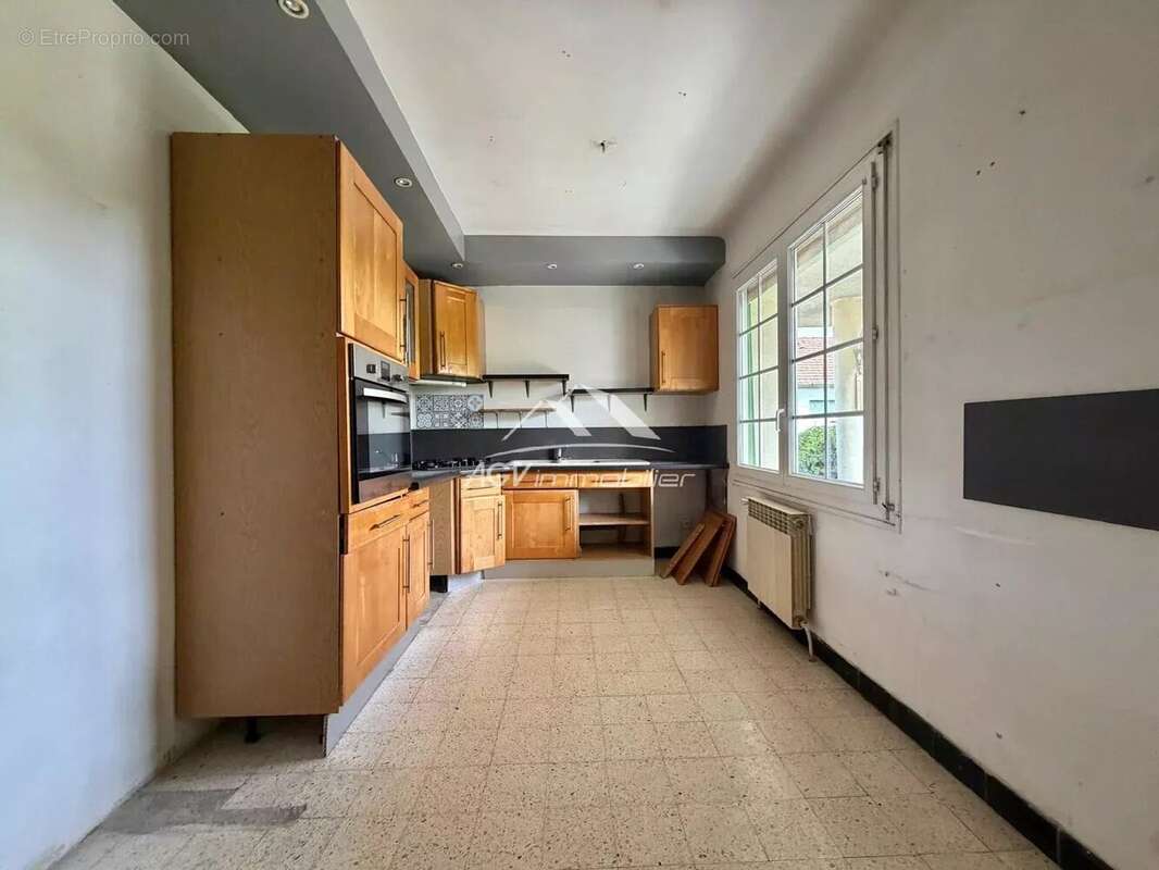 Maison Alès proche commodités sur 898m² de terrain - photo 2