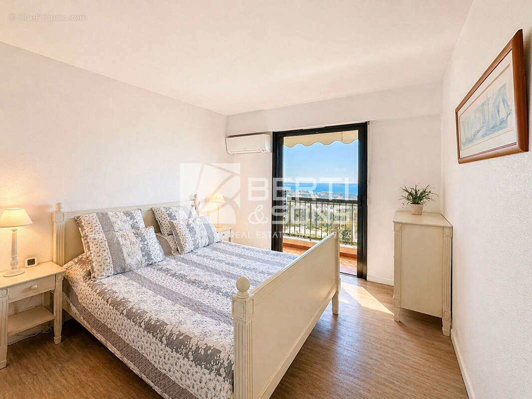 Appartement à MANDELIEU-LA-NAPOULE