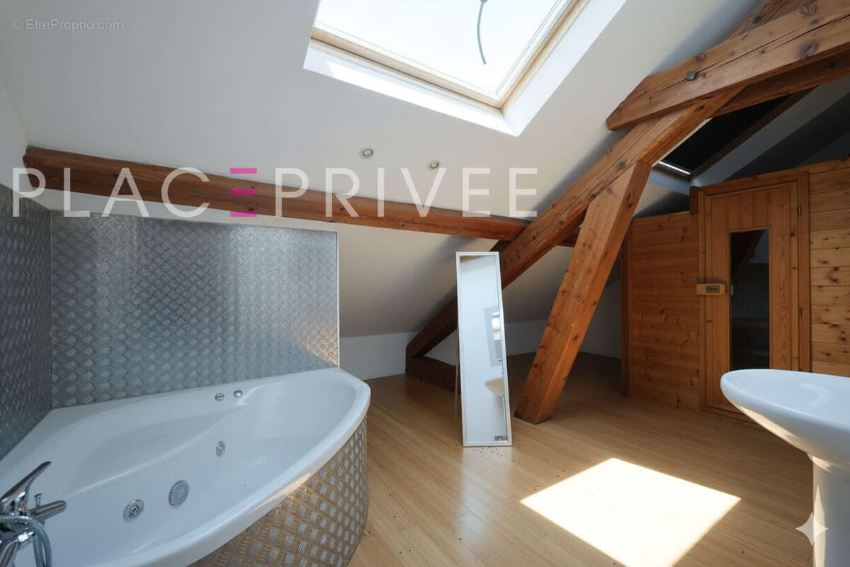 Maison à GEMAINGOUTTE