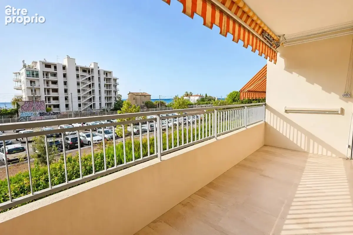 Appartement à VALLAURIS