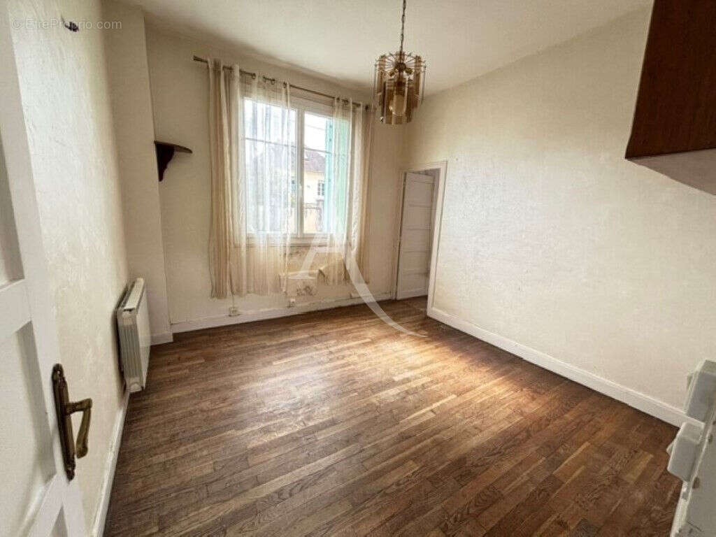 EN VENTE  - FOURCHAMBAULT -  Appartement  F2  plain pied vec terrain - photo 3