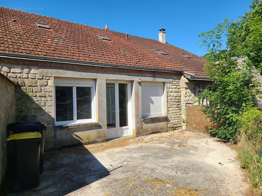 Maison à ESCRENNES