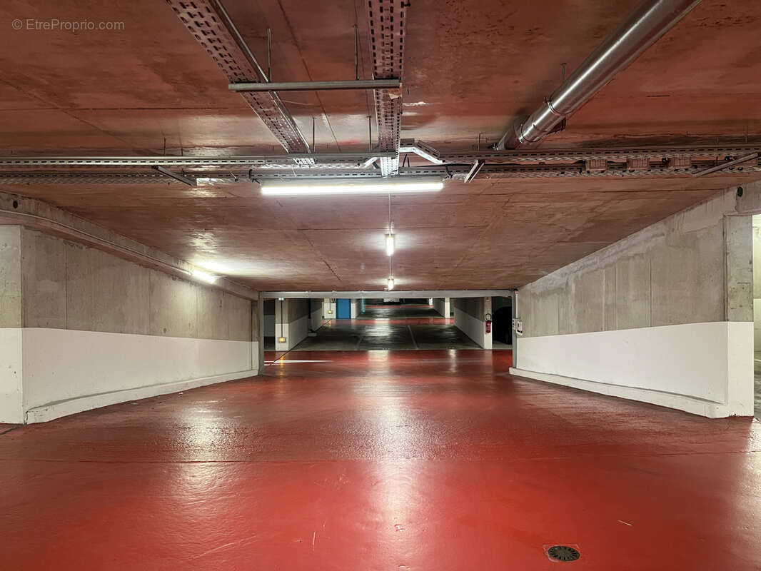 Parking à BAGNOLET