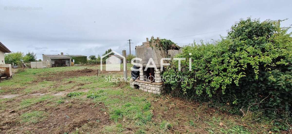 Photo 3 - Terrain à LE CHAY